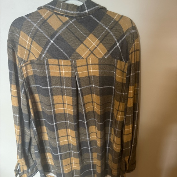 Gray and Mustard Yellow flannel.  Soft material.  Size large but oversized fit - Picture 3 of 3